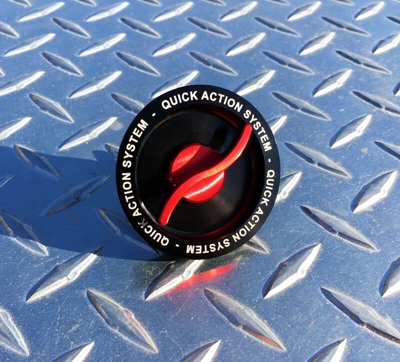Suzuki Quick Release Fuel Gas Cap - GSXR 600 750 1000 SV650 SV1000 GSR750 GSXS1000 Hayabusa ~ Red
