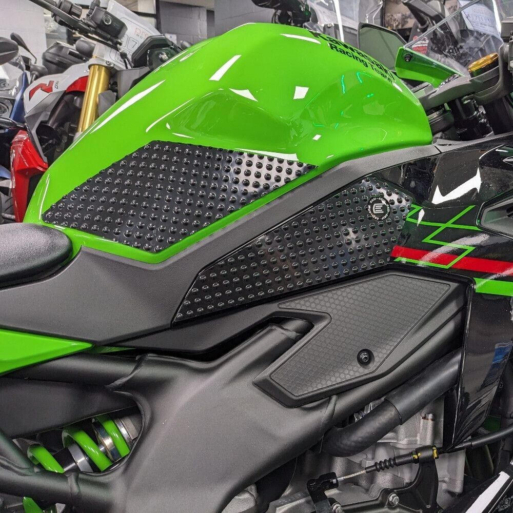 2023 + Kawasaki ZX-4R ZX-4RR Eazi-Grip Evo Tank Grips Traction Pads ZX-25R ZX4R - Black