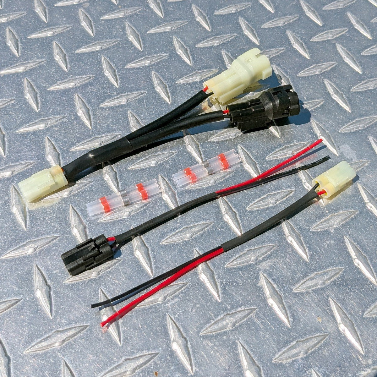 Triumph Street Cup Twin Scrambler Auxiliary Accessory Power Cable Splitter